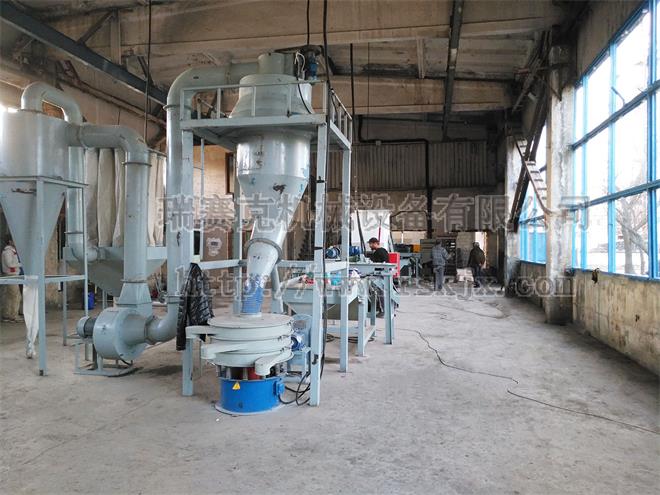 國外客戶輪胎設(shè)備試機圖