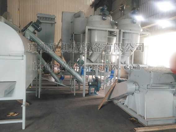 光華科技鋰電池設(shè)備現(xiàn)場