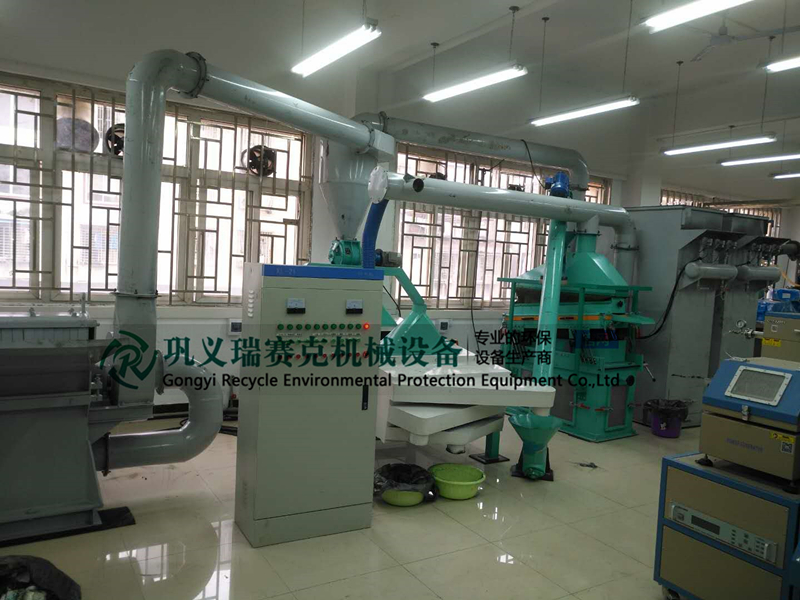 廣西師大鋰電池設備安裝現(xiàn)場圖