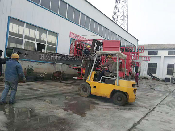 山東輪胎顆粒設(shè)備線裝配發(fā)貨