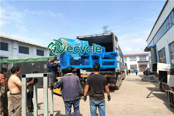 鞏義瑞賽克廢舊輪胎處理設(shè)備發(fā)貨現(xiàn)場(chǎng)