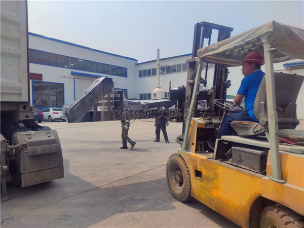 臨海廢舊輪胎加工膠粉生產(chǎn)線高功率磨粉案例