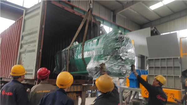 廢舊輪胎磨膠粉設(shè)備 廢舊輪胎磨膠粉設(shè)備發(fā)貨