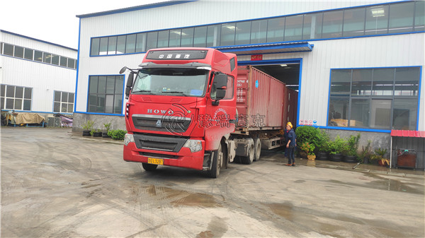 廢舊輪胎磨膠粉設(shè)備 廢舊輪胎磨膠粉設(shè)備發(fā)貨