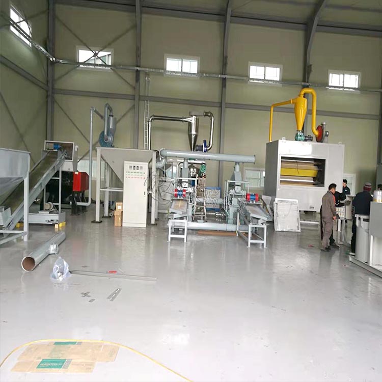 鋰電池處理設(shè)備,鋰電池回收設(shè)備jpg