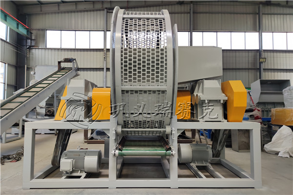 輪胎撕碎機(jī)設(shè)備視頻